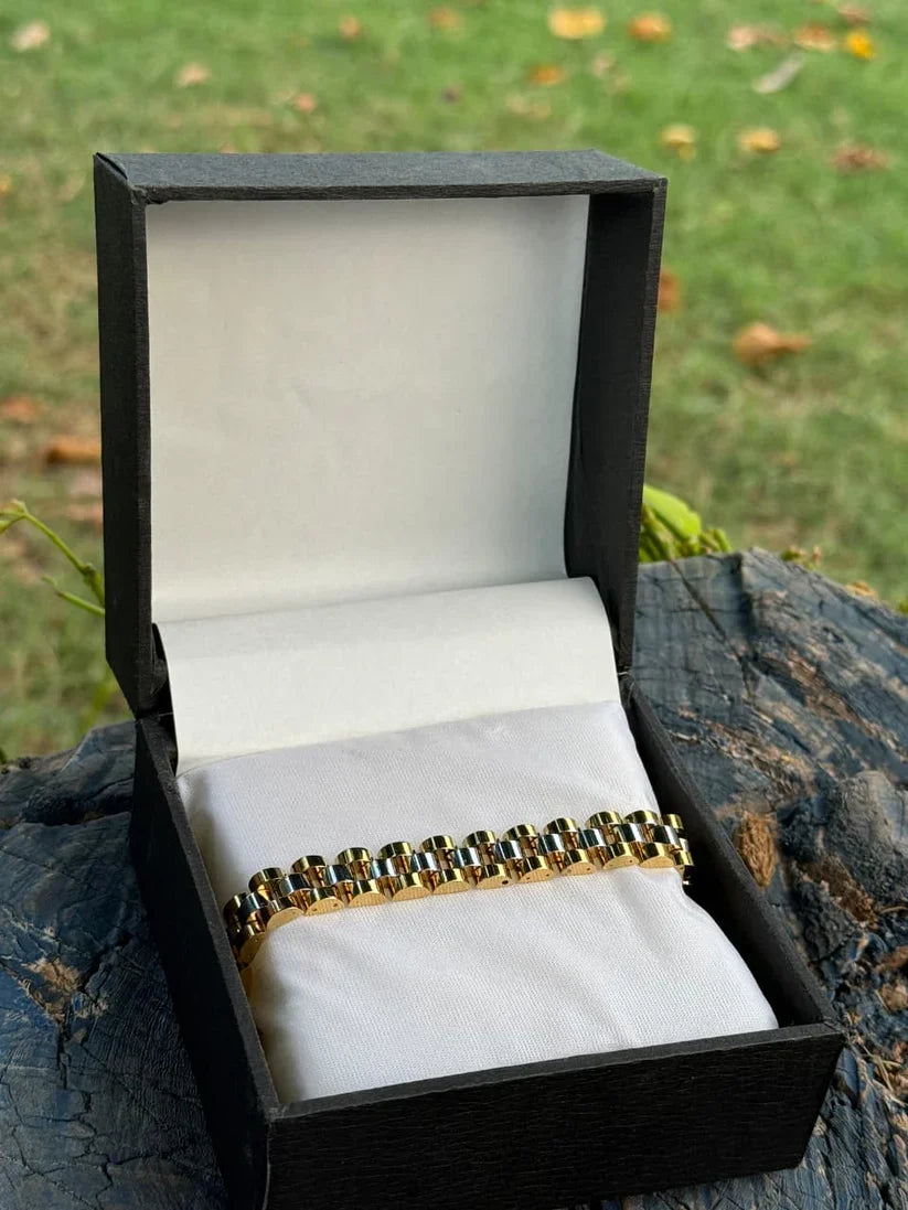 Beautiful Bracelet + Free Ring Just 1050!