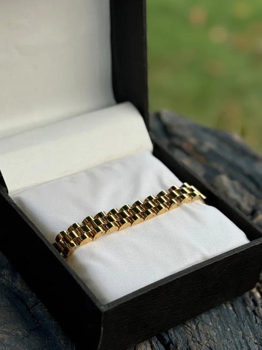 Beautiful Bracelet + Free Ring Just 1050!